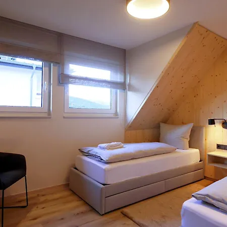 First-class Upland-lodge In Zentraler Top-lage! فيلنغن