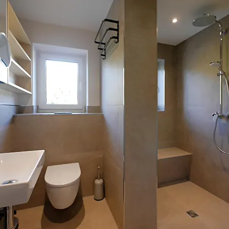 First-class Upland-lodge In Zentraler Top-lage! * فيلنغن